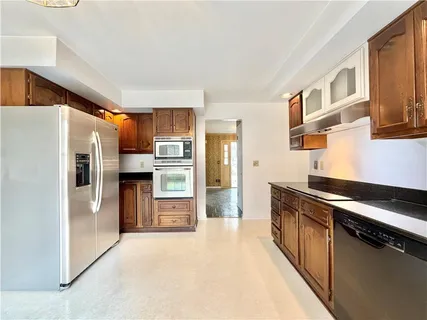 $300,000 | 3206 Brunton Drive, Glenshaw, PA 15116