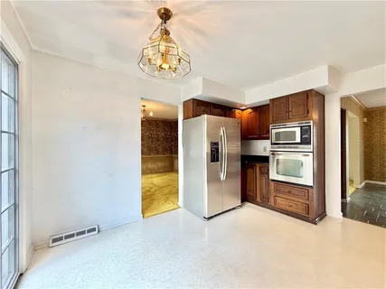 $300,000 | 3206 Brunton Drive, Glenshaw, PA 15116