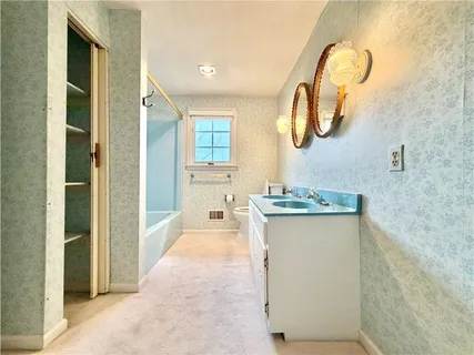 $300,000 | 3206 Brunton Drive, Glenshaw, PA 15116