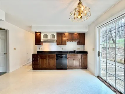 $300,000 | 3206 Brunton Drive, Glenshaw, PA 15116