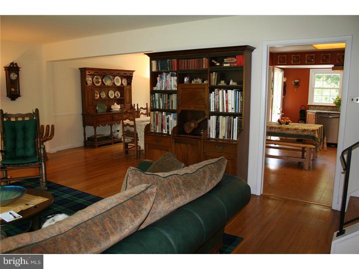 2310 Fairway Road Huntingdon Valley, PA 19006 - Photo 10 of 19 Gallery Image 10