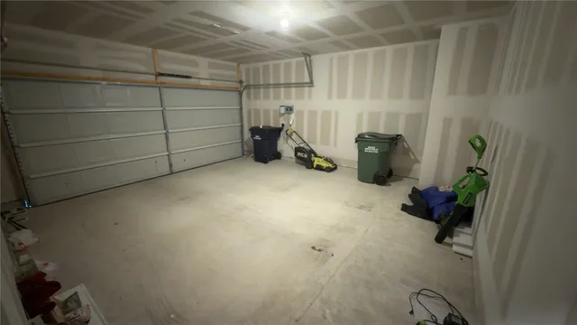 a view of entryway with workspace