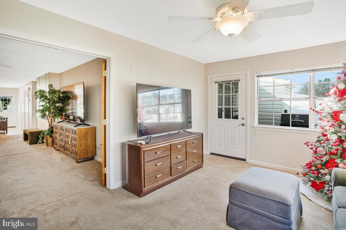 9278 Cherry Lane, Unit 91 Laurel, MD 20708 - Photo 17 of 33 Den