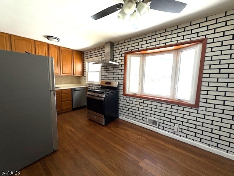 111 Watson Drive Dover, NJ 07801 - Photo 5 of 20