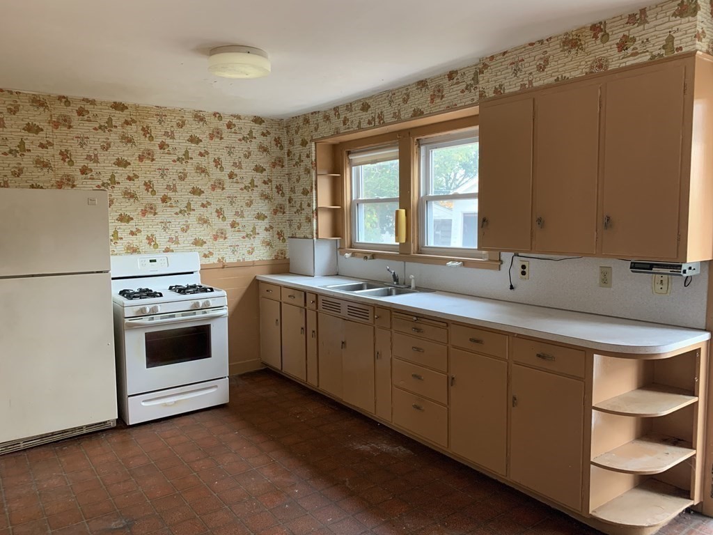 56 Maypole Road Quincy, MA 02169 - Photo 10 of 20 Gallery Image 10