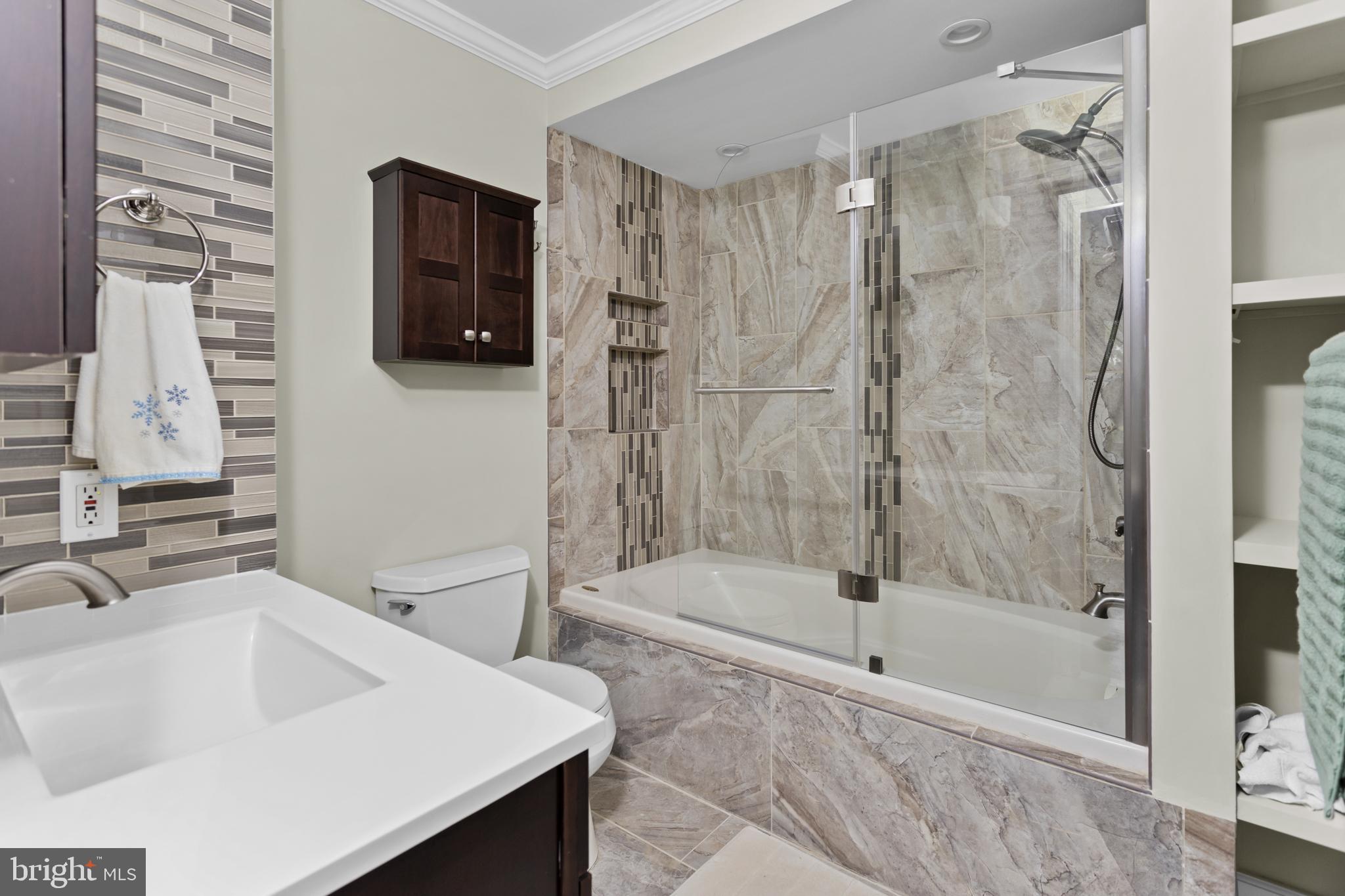 146 Hankins Road Hightstown, NJ 08520 - Photo 27 of 41 Second Floor Main Bathroom
