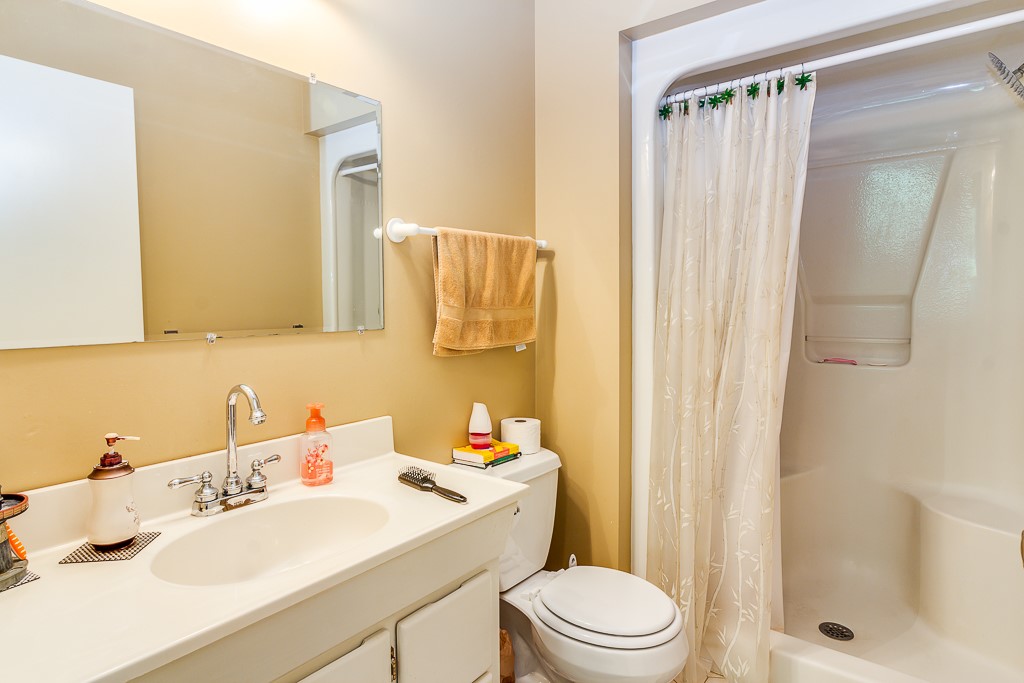206 Wynmere Way Seneca, SC 29672 - Photo 19 of 35 Gallery Image 19
