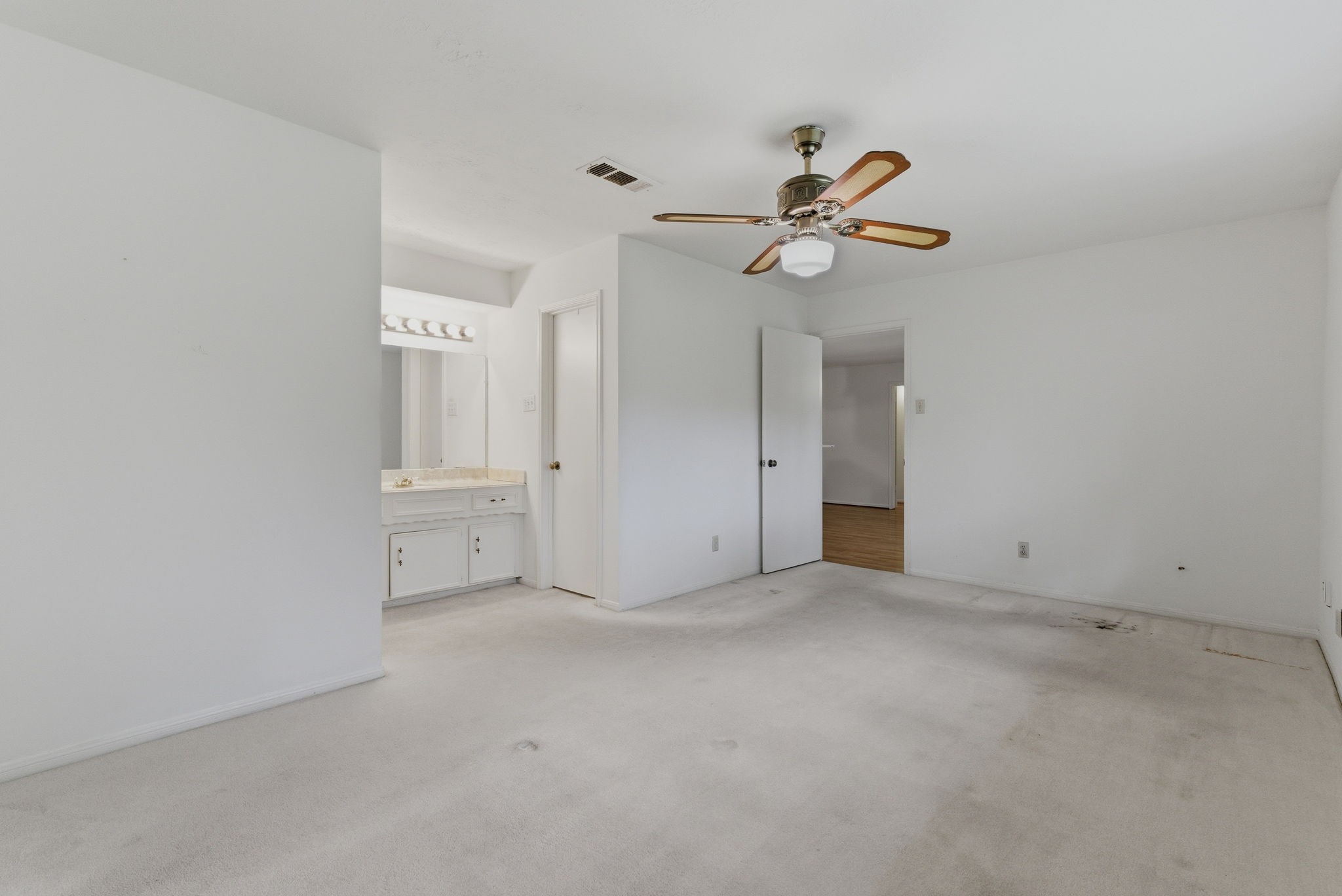 26503 Hillside Drive Spring, TX 77386 - Photo 18 of 28 Primary En Suite
