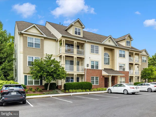 a view of a tennis court