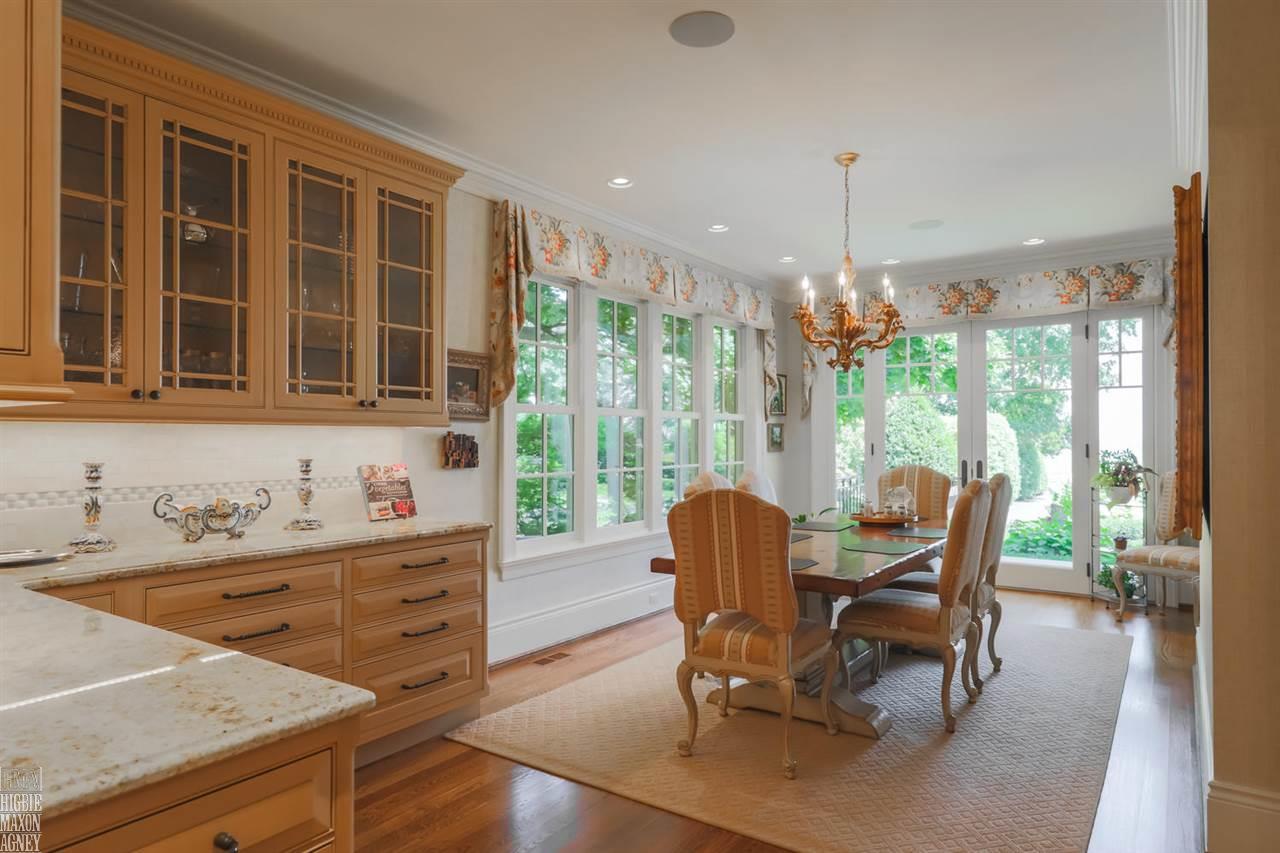 625 Lake Shore Road Grosse Pointe, MI 48236 - Photo 16 of 59 50021543-15.JPG