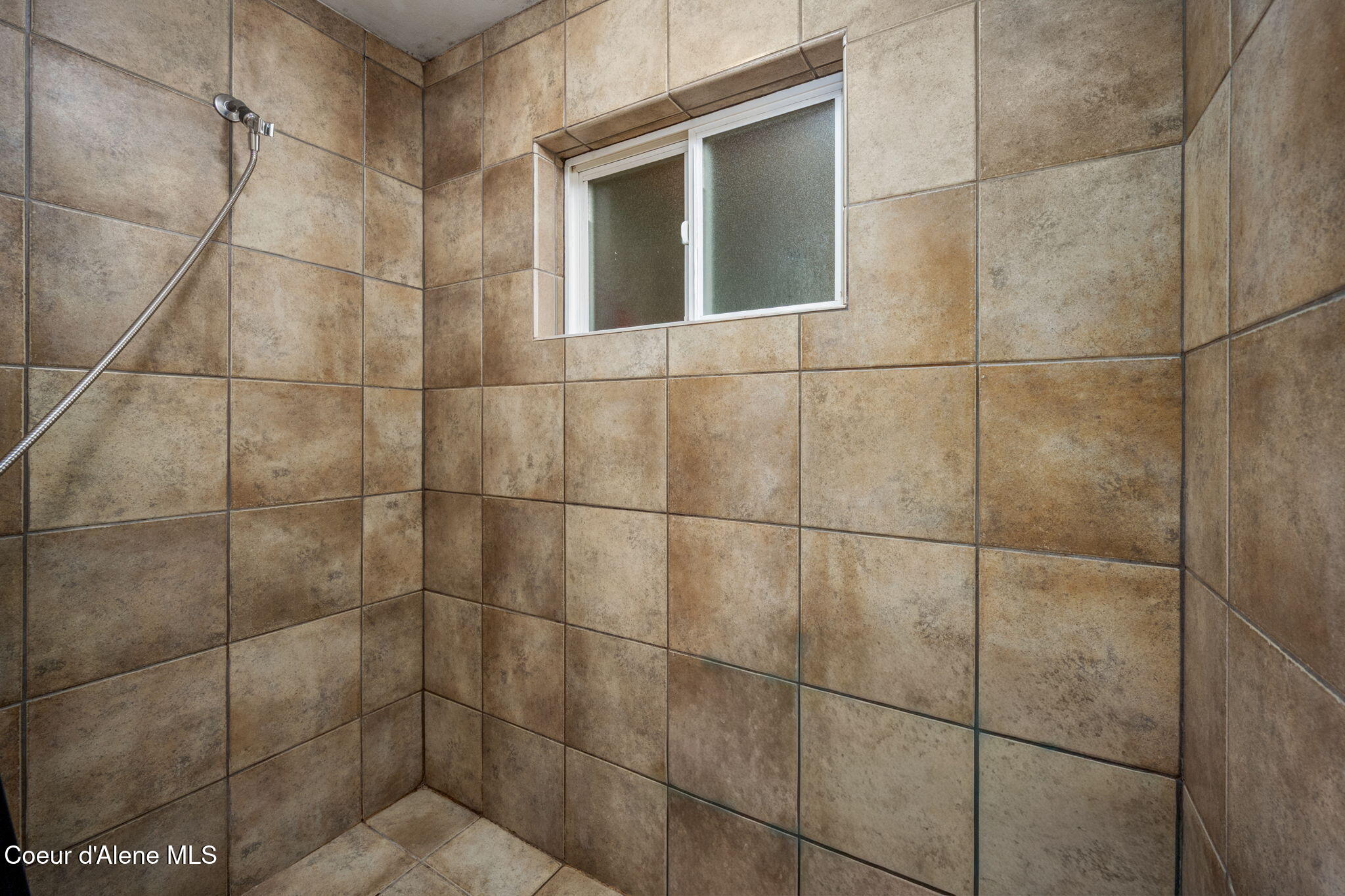25739 North Good Hope Road Athol, ID 83801 - Photo 26 of 52 Full tile shower