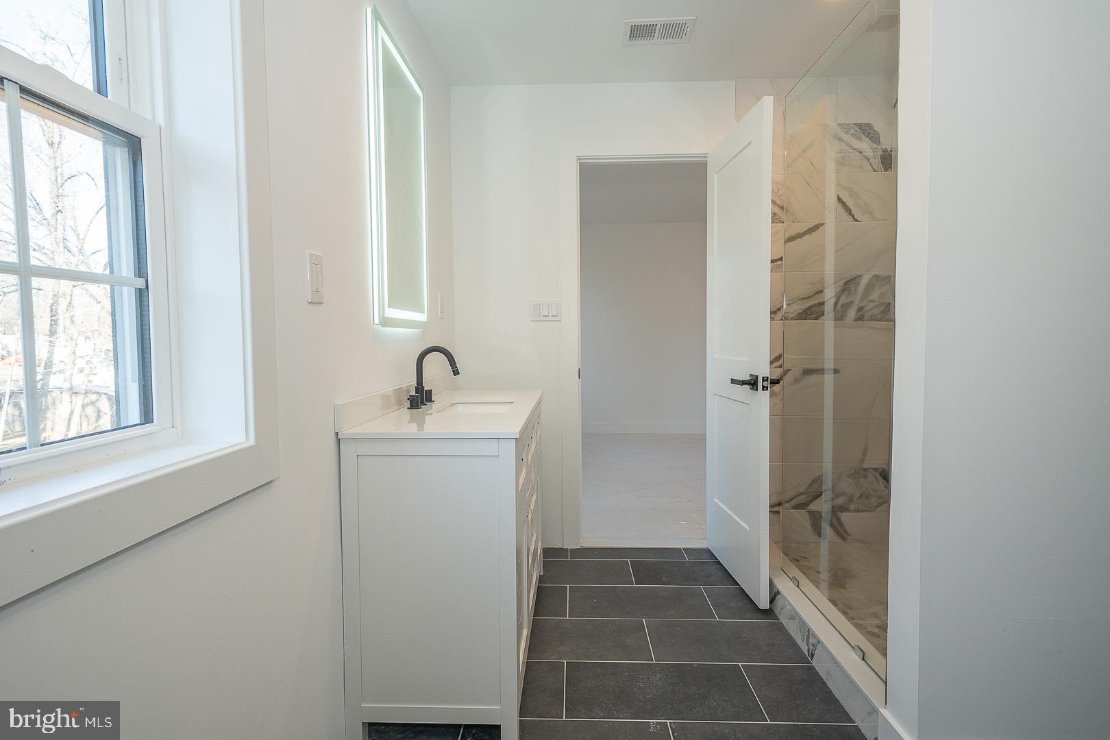 2627 County Line Road Chalfont, PA 18914 - Photo 20 of 36 Jack and Jill bathroom