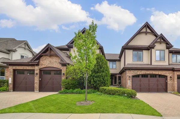 $1,450,000 | 2009 Mackenzie Place, Unit 2009, Wheaton, IL 60187