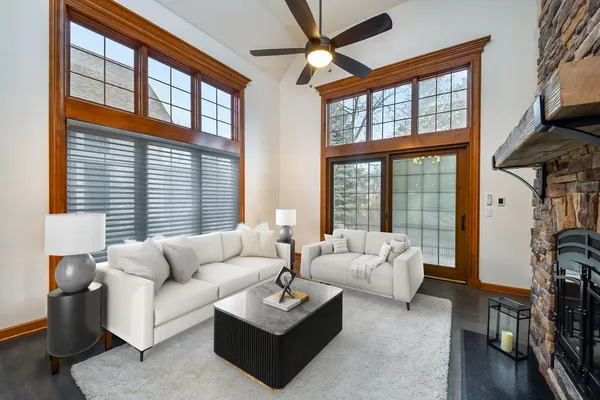 $1,450,000 | 2009 Mackenzie Place, Unit 2009, Wheaton, IL 60187
