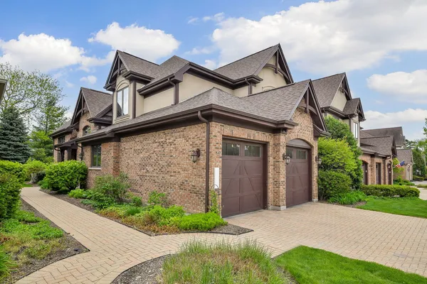 $1,450,000 | 2009 Mackenzie Place, Unit 2009, Wheaton, IL 60187