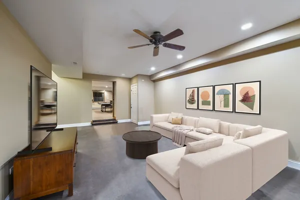 $1,450,000 | 2009 Mackenzie Place, Unit 2009, Wheaton, IL 60187