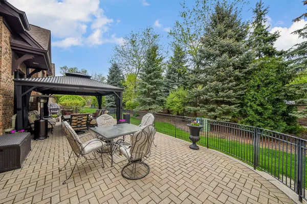 $1,450,000 | 2009 Mackenzie Place, Unit 2009, Wheaton, IL 60187