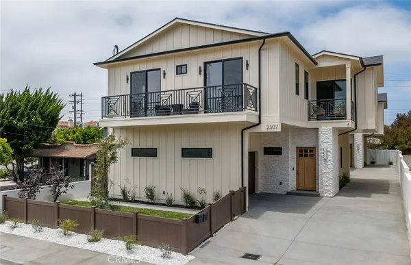 $2,250,000 | 2307 Huntington Lane, Unit B, Redondo Beach, CA 90278