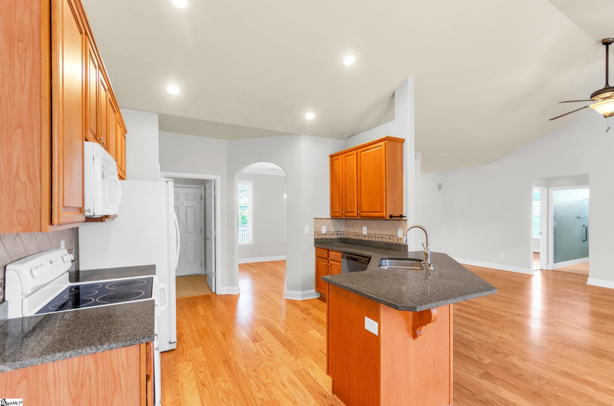 110 Faulkner Circle Greer, SC 29651 - Photo 7 of 18 Gallery Image 7