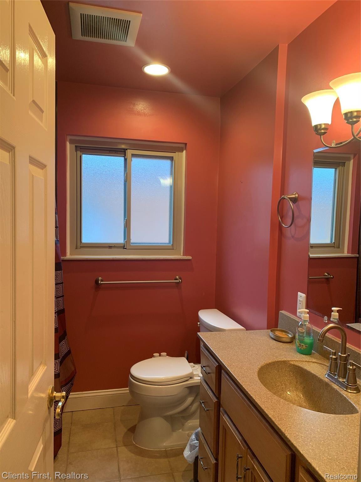 13265 12 Mile Road Warren, MI 48088 - Photo 18 of 25 J6PrfmcKQGWcn9aIMQhDhw.jpg