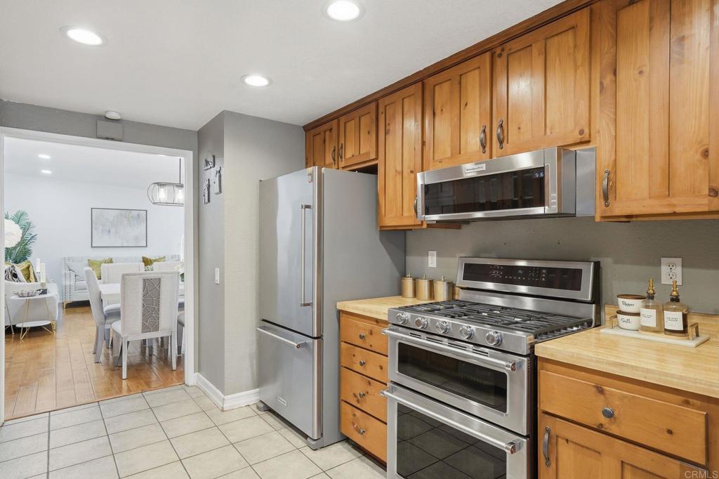 2553 Granada Circle Spring Valley, CA 91977 - Photo 5 of 27