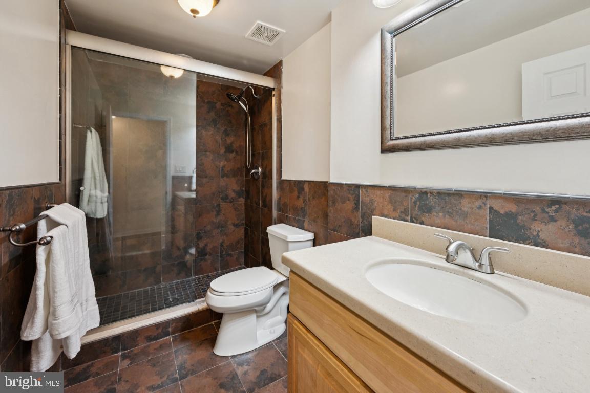 17 Randy Road Glendora, NJ 08029 - Photo 16 of 27 Hall Bath