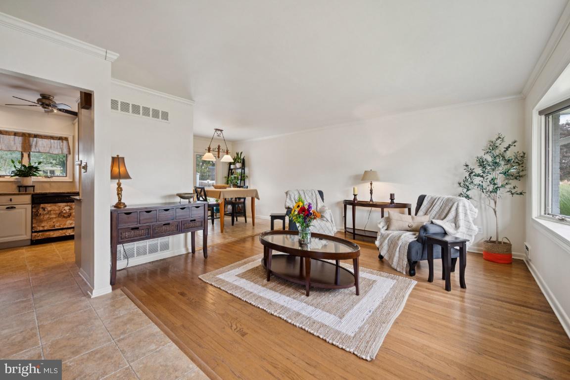 17 Randy Road Glendora, NJ 08029 - Photo 4 of 27 Gallery Image 4