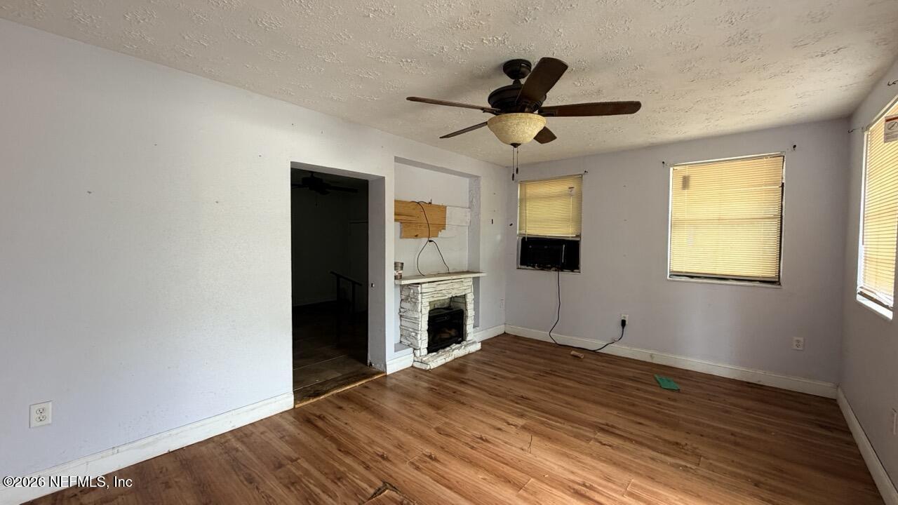 9936 Frankella Road Jacksonville, FL 32208 - Photo 5 of 34 IMG_1200 Large