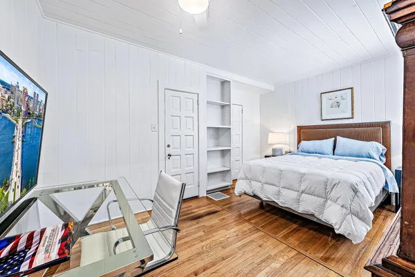 $20,000 | 5 North Beach Road, Jupiter Island, FL 33455