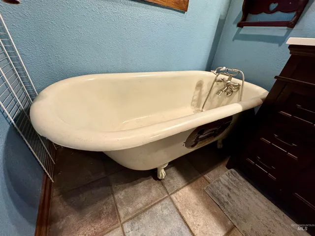 $225,000 | 412 Walnut Street, Nezperce, ID 83543