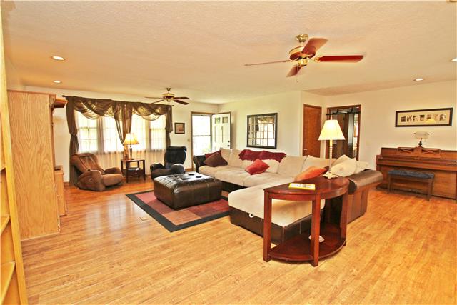 236 East Biggs Road Portland, TN 37148 - Photo 4 of 20