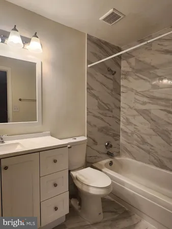 $2,050 | 18512 Boysenberry Drive, Unit 129, Gaithersburg, MD 20886