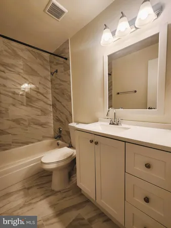 $2,050 | 18512 Boysenberry Drive, Unit 129, Gaithersburg, MD 20886