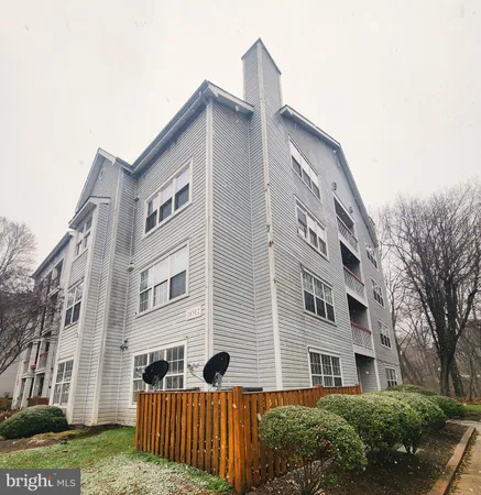 $2,050 | 18512 Boysenberry Drive, Unit 129, Gaithersburg, MD 20886