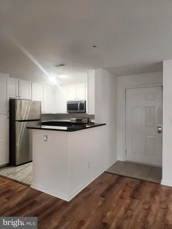 $2,050 | 18512 Boysenberry Drive, Unit 129, Gaithersburg, MD 20886