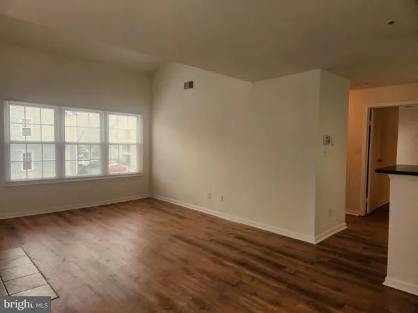 $2,050 | 18512 Boysenberry Drive, Unit 129, Gaithersburg, MD 20886