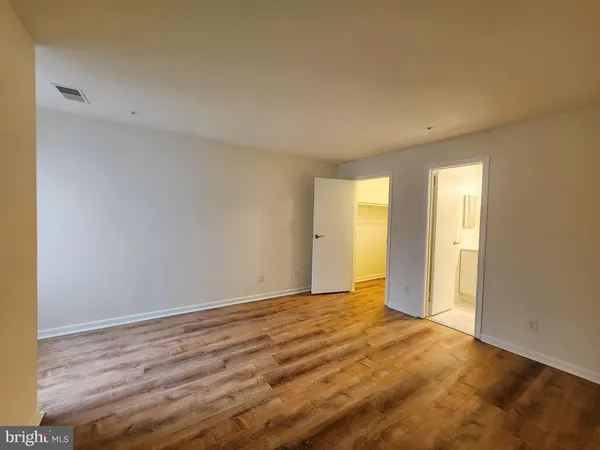 $2,050 | 18512 Boysenberry Drive, Unit 129, Gaithersburg, MD 20886