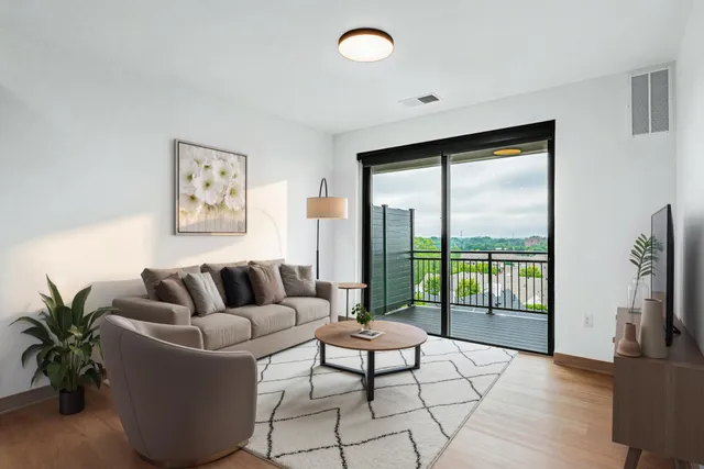 $2,145 | 640 Wisconsin Avenue North, Unit 634, Golden Valley, MN 55427