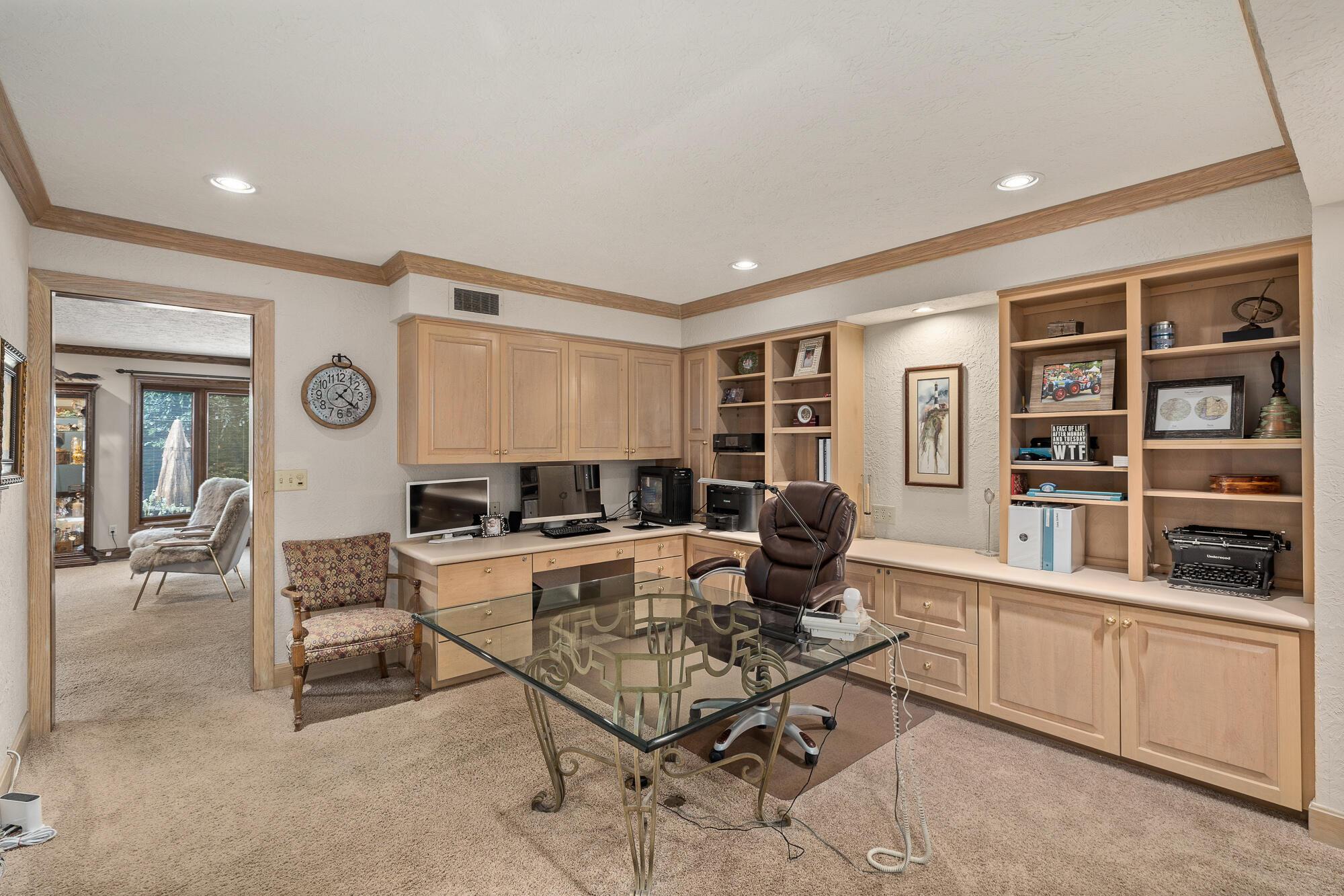 583 Wiles Road Mansfield, OH 44903 - Photo 13 of 39 int-office-1