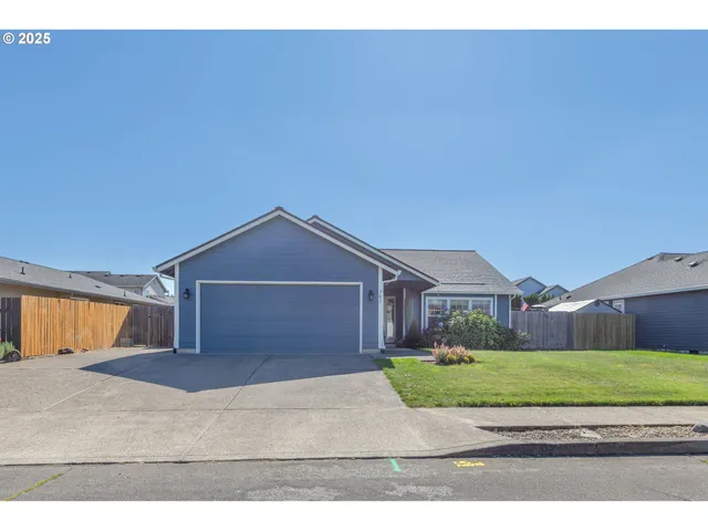 $535,000 | 387 Southeast 7th Avenue, Canby, OR 97013