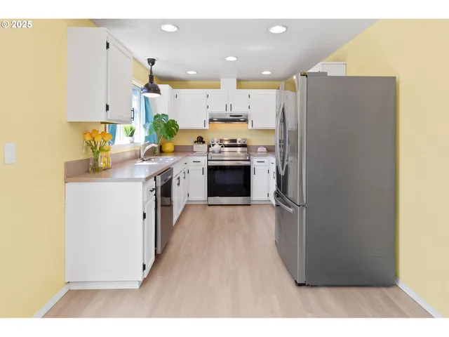 $535,000 | 387 Southeast 7th Avenue, Canby, OR 97013