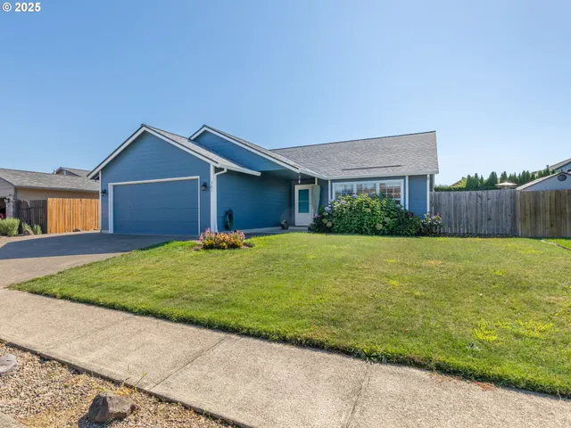 $535,000 | 387 Southeast 7th Avenue, Canby, OR 97013