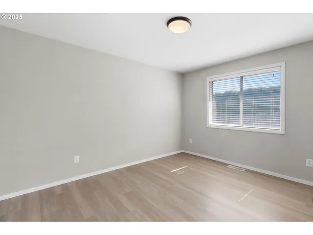 $535,000 | 387 Southeast 7th Avenue, Canby, OR 97013