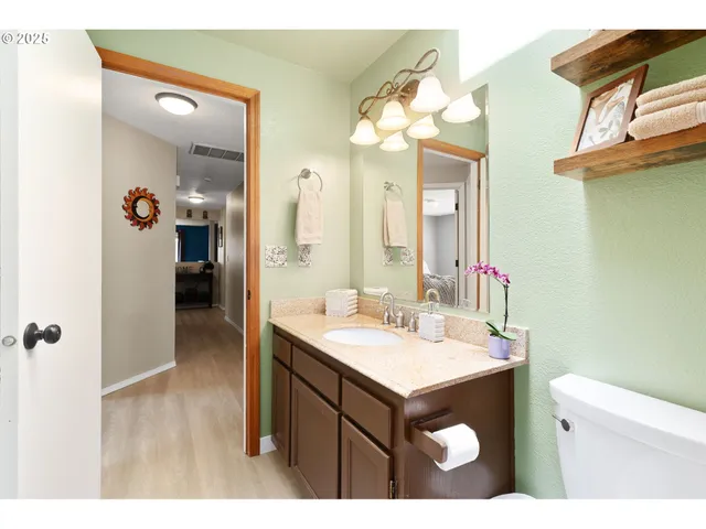 $535,000 | 387 Southeast 7th Avenue, Canby, OR 97013