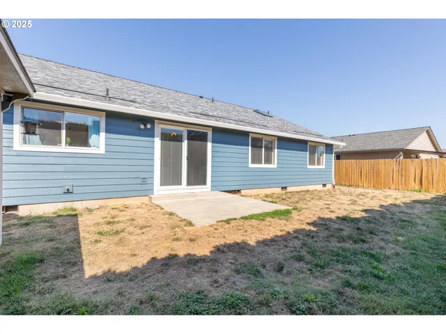 $535,000 | 387 Southeast 7th Avenue, Canby, OR 97013