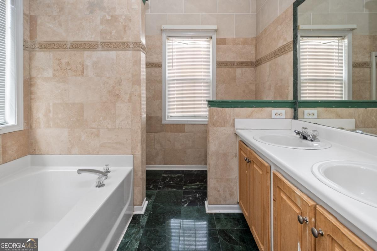 11203 Knotty Pine Place Hampton, GA 30228 - Photo 8 of 16