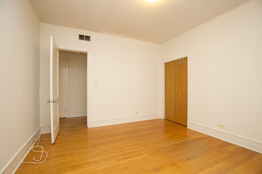 6717 North Sheridan Road, Unit 3S Chicago, IL 60626 - Photo 15 of 20 a view of an empty room