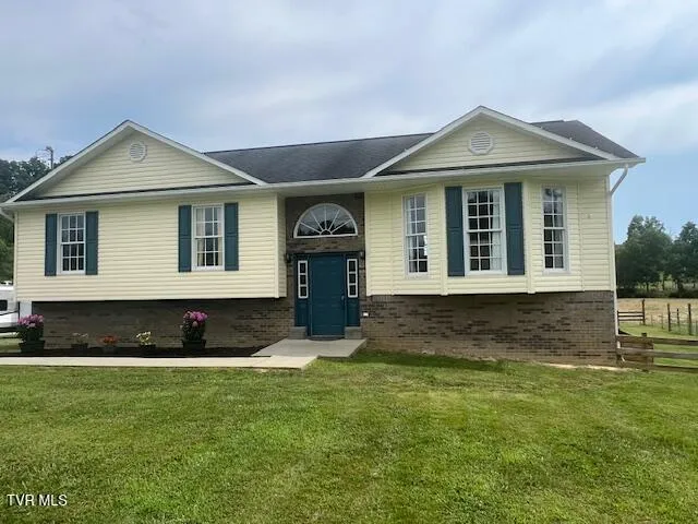 $395,000 | 365 Guthries Greene Road, Bulls Gap, TN 37711