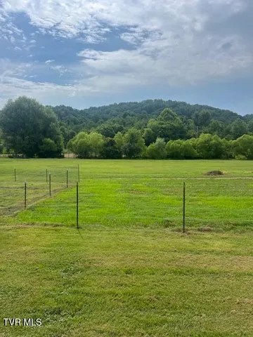 $360,000 | 365 Guthries Greene Road, Bulls Gap, TN 37711