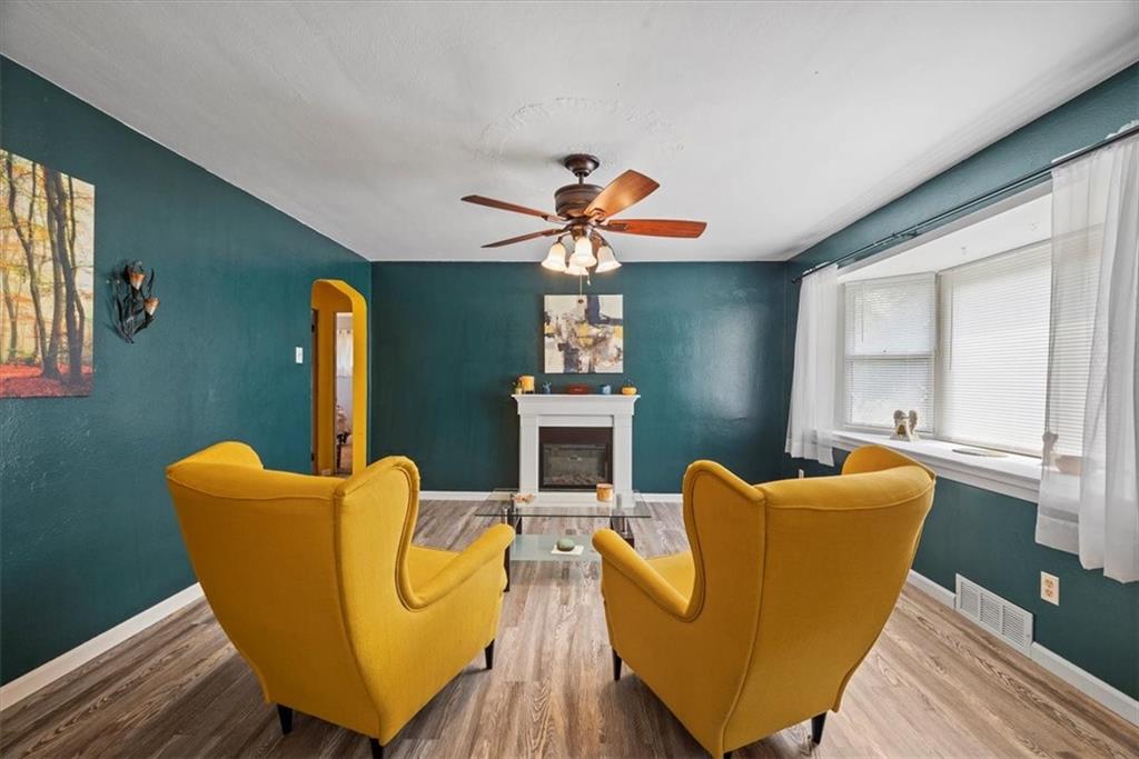 101 Forest Grove Road Coraopolis, PA 15108 - Photo 3 of 28 Gallery Image 3